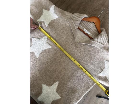 THML Tan Star Design V-Neck Collared Soft Knit Sweater Women’s size Large - Picture 9 of 10